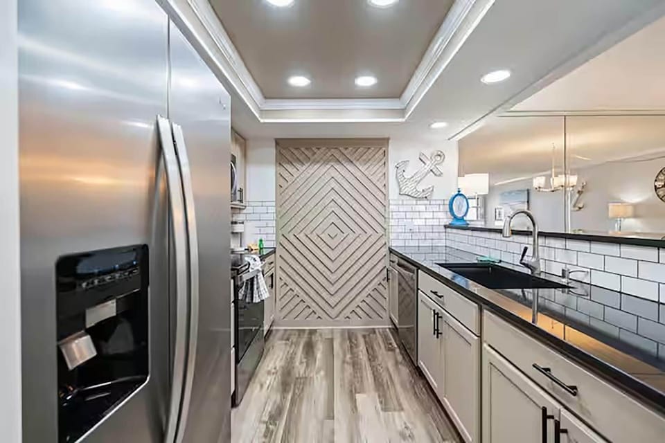 Condo, Multiple Beds (Moondrifter 205) | Private kitchen