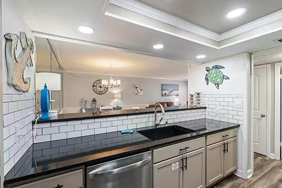 Condo, Multiple Beds (Moondrifter 205) | Private kitchen