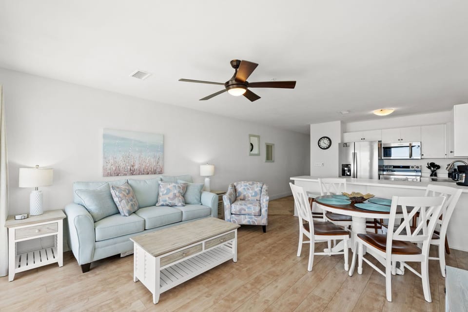 Living Area - Gulf Front - Balcony Access - Smart TV - Queen Sleeper Sofa - Linens Provided