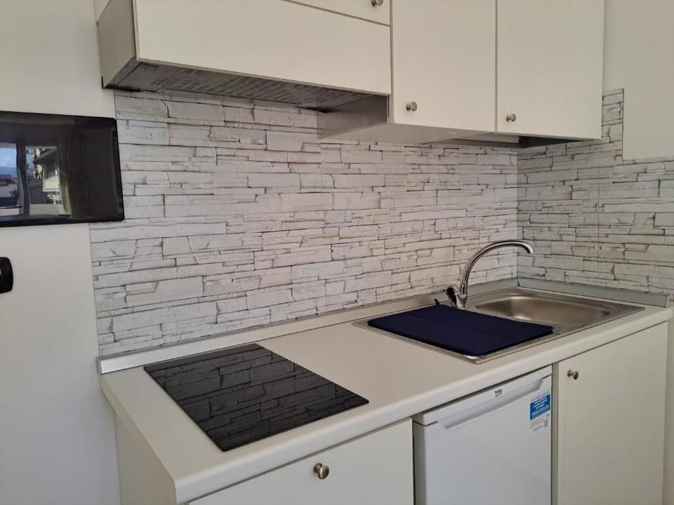 Apartment, Mountainside | Private kitchen