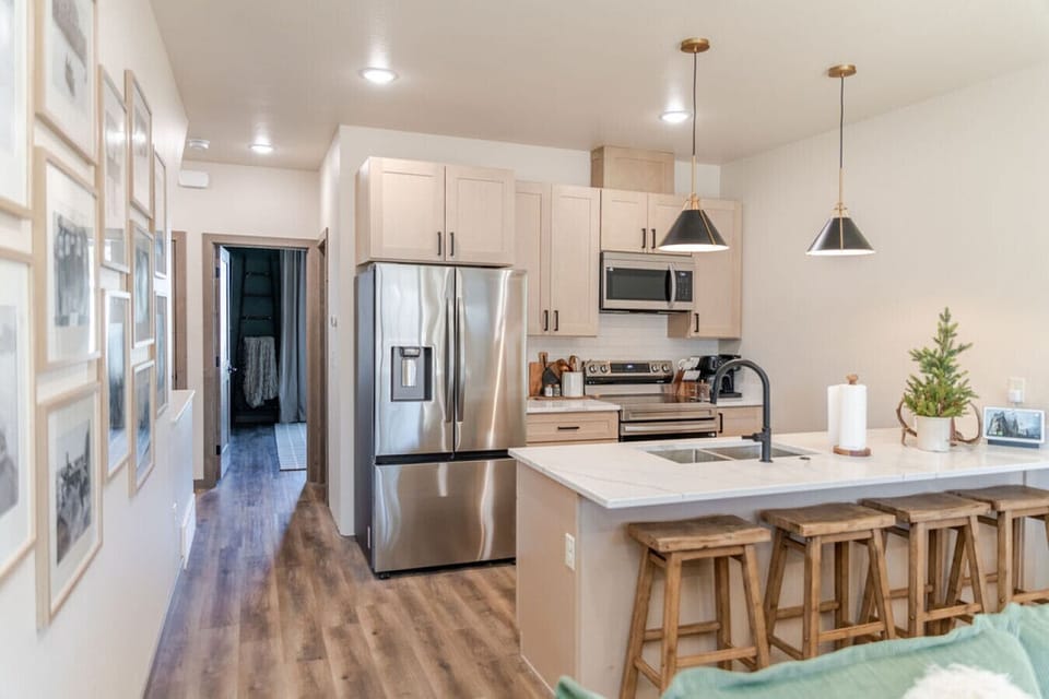 Kitchen and Bar