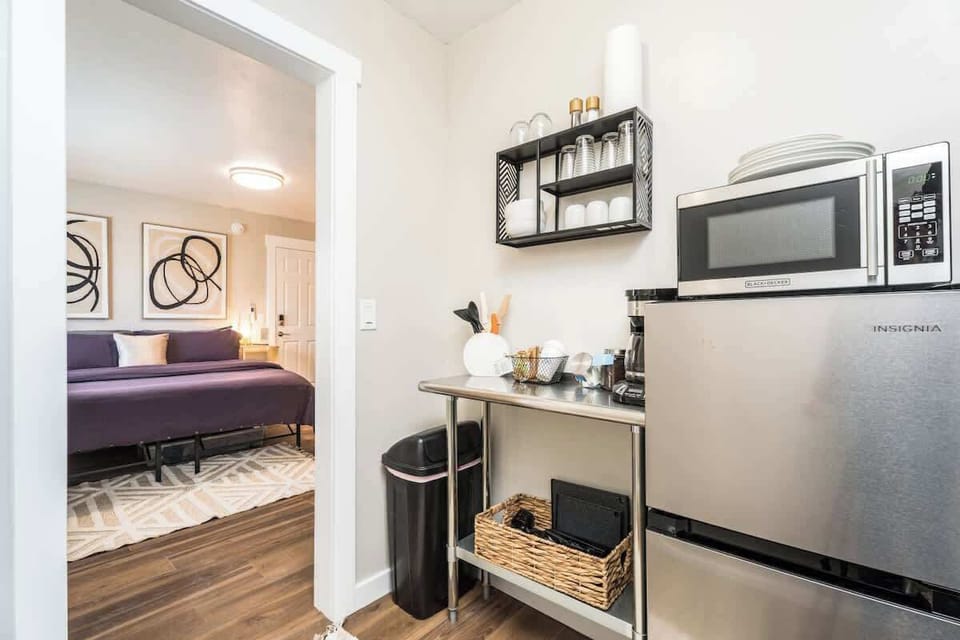 #StayinMyDistrict #BookDirect