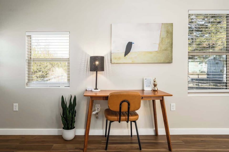 #StayInMyDistrict #BookDirect