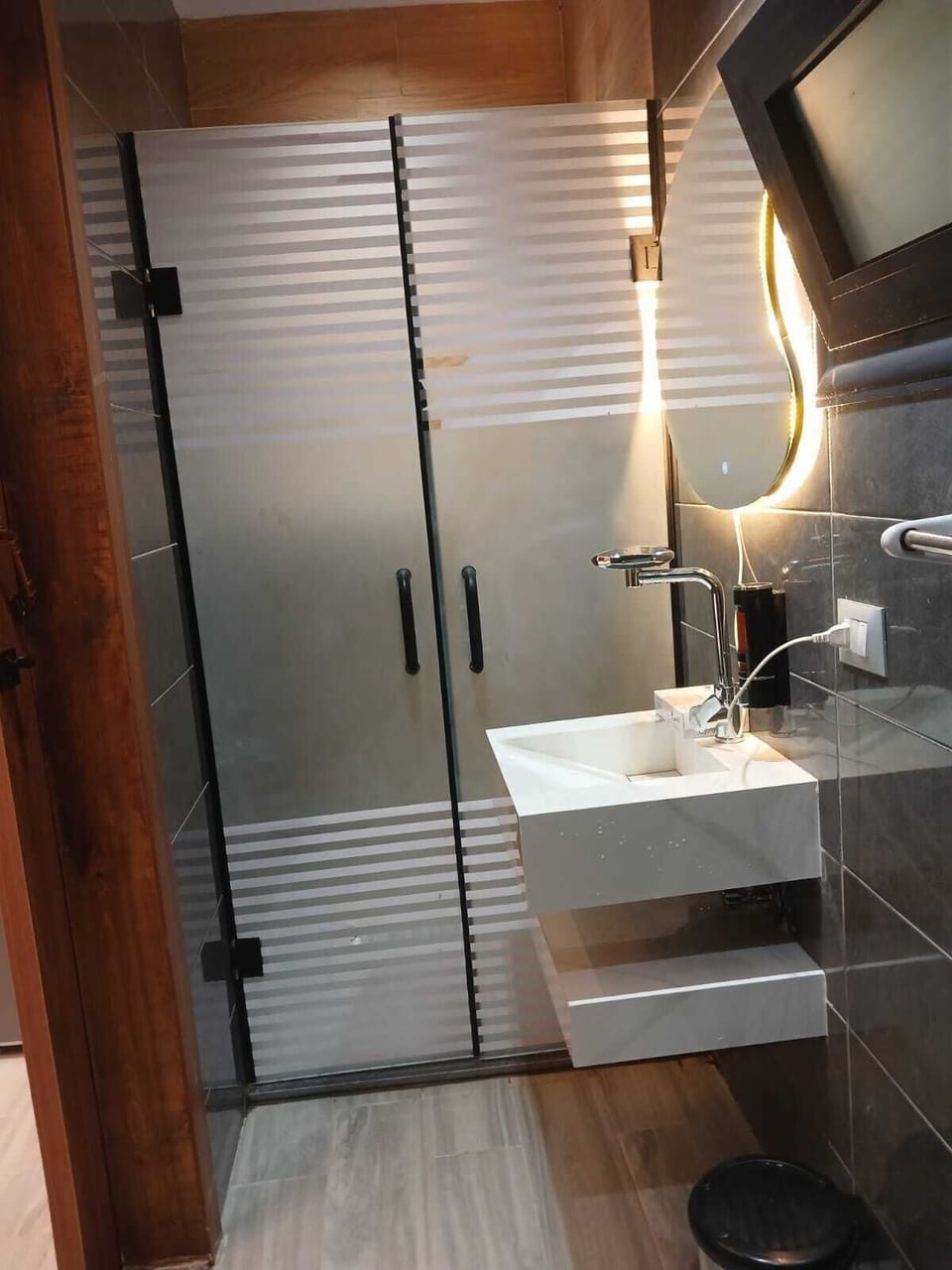Comfort Double Room, Balcony, Garden View | Bathroom | Separate tub and shower, bidet, towels, soap