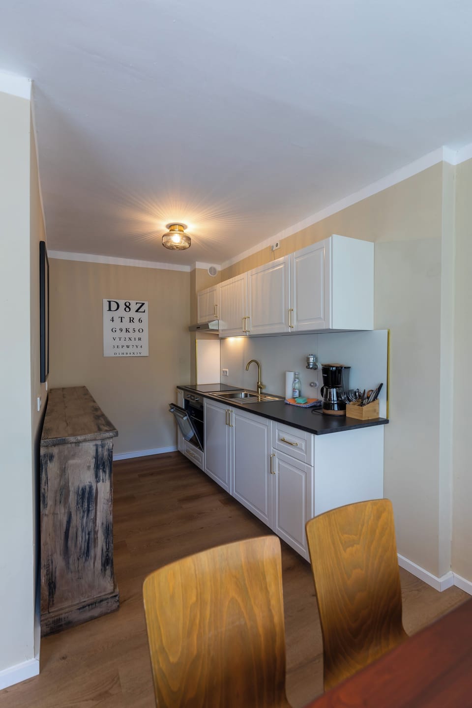 Family Apartment | Private kitchen | Fridge, oven, stovetop, cookware/dishes/utensils