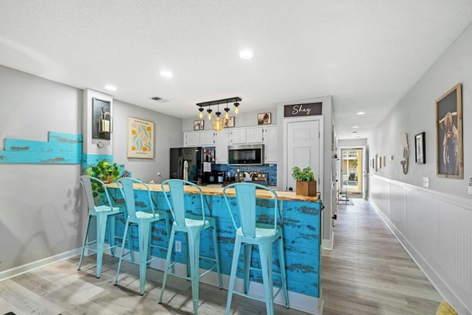 This modern kitchen will make it a pleasure to prepare meals.