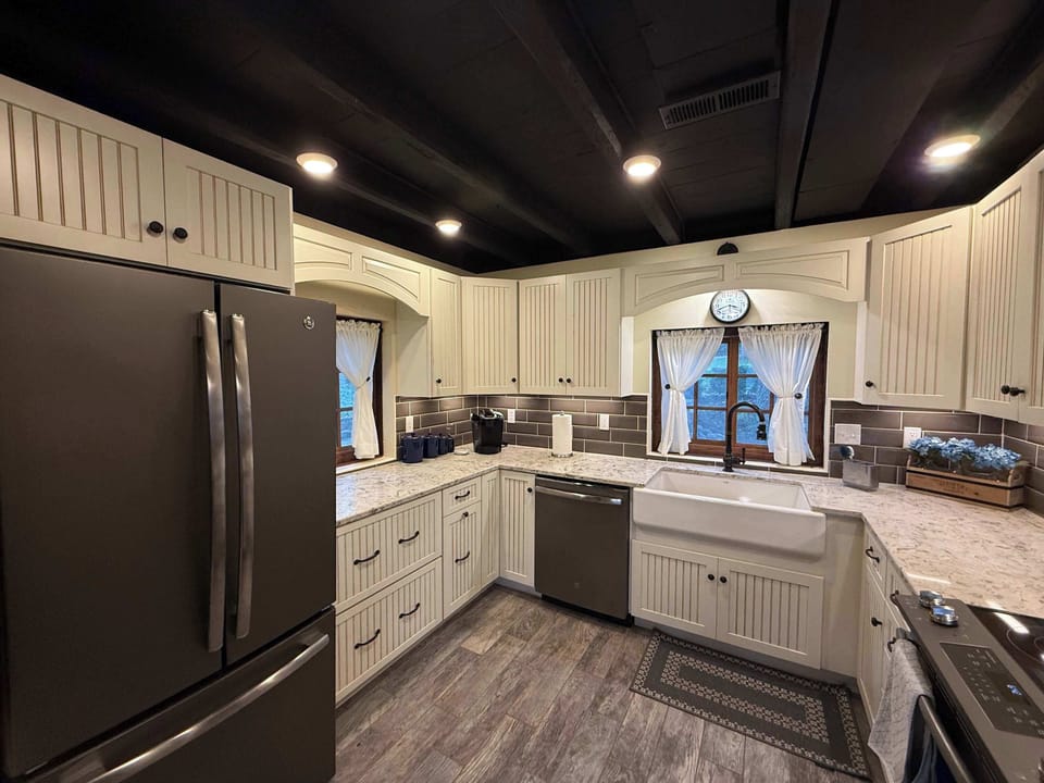 Cook up memories in the big cabin’s open kitchen