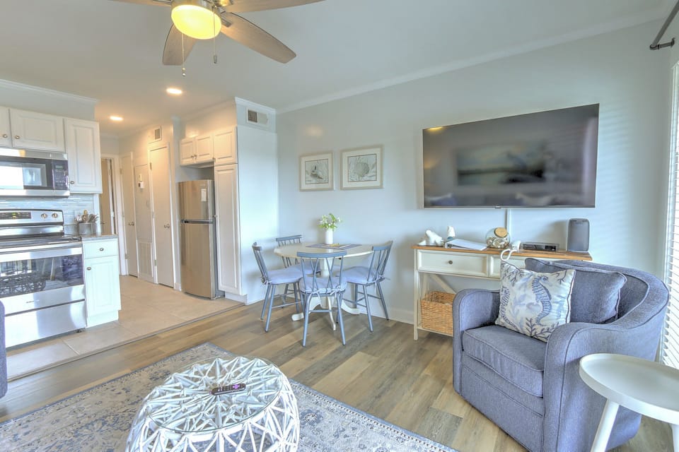 Comfy!  Professionally decorated 