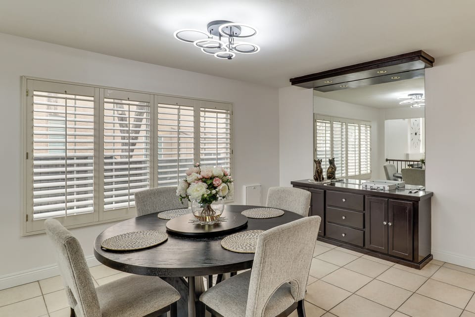 Dining Area | Main Level