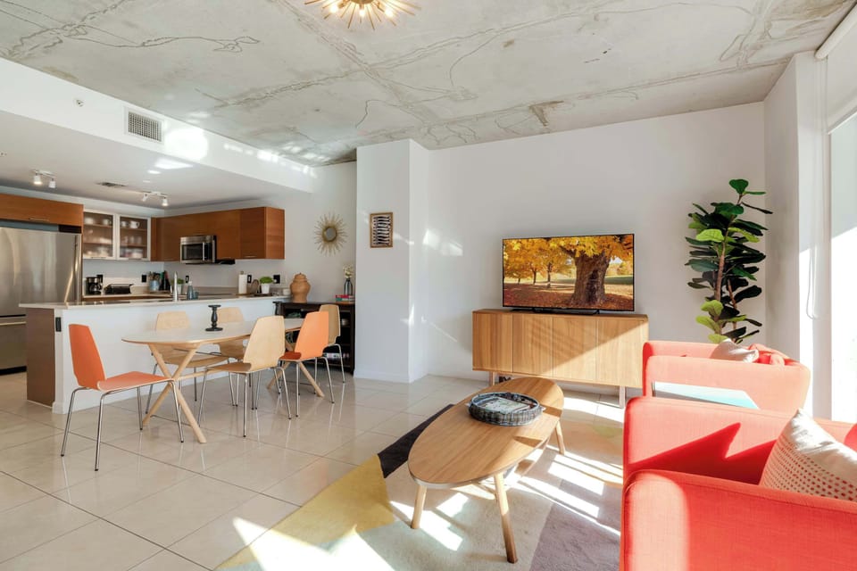 Bright, open, and stylish. Enjoy modern city living with plenty of natural light and a view you’ll love waking up to