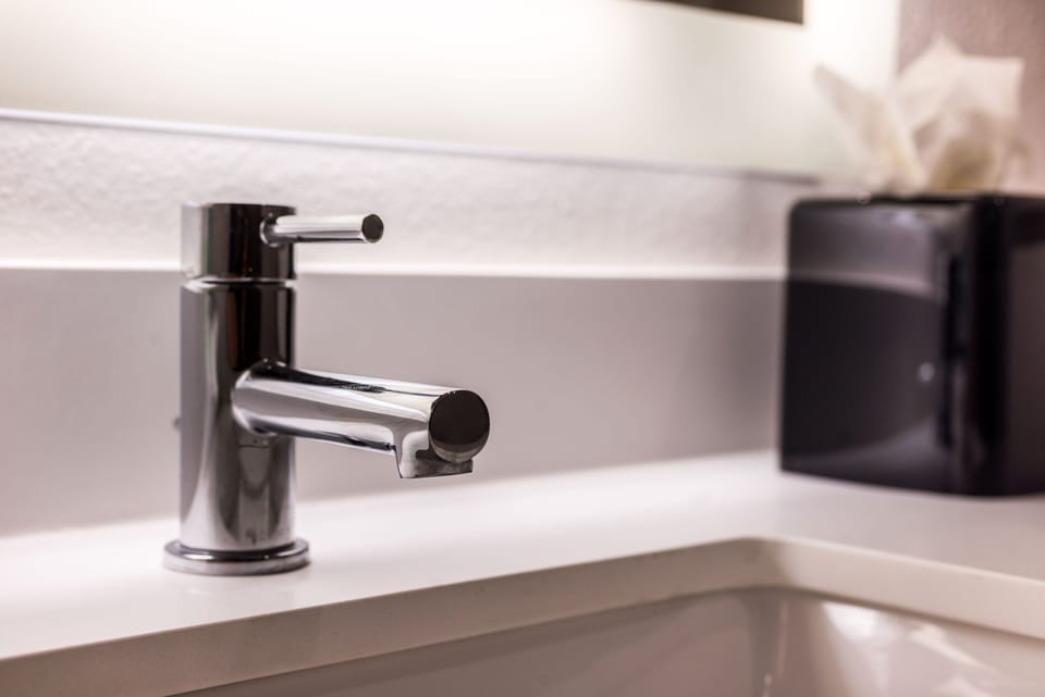 Rainfall showerhead, free toiletries, hair dryer, towels