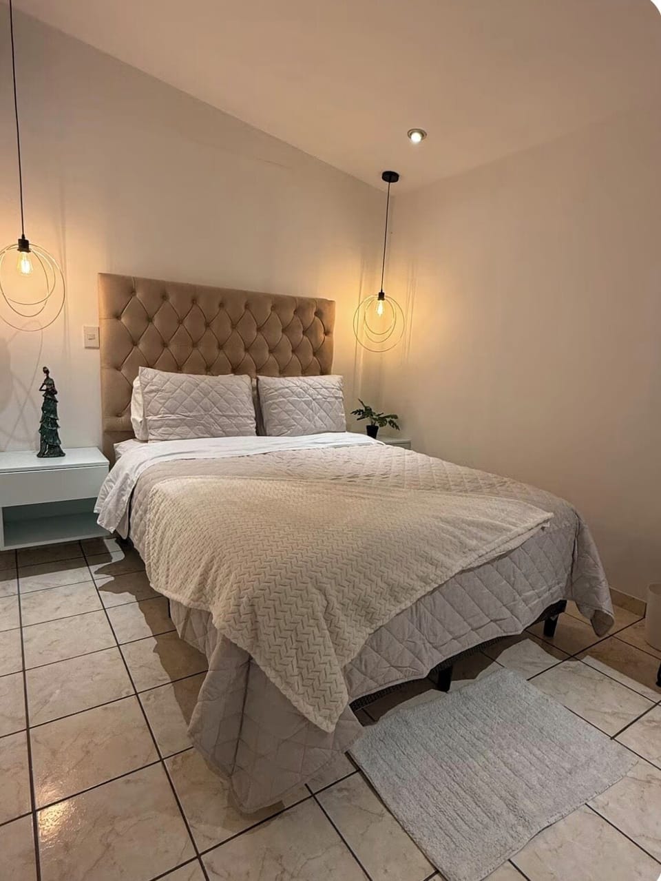 Comfort Room | Desk, laptop workspace, iron/ironing board, WiFi (free)
