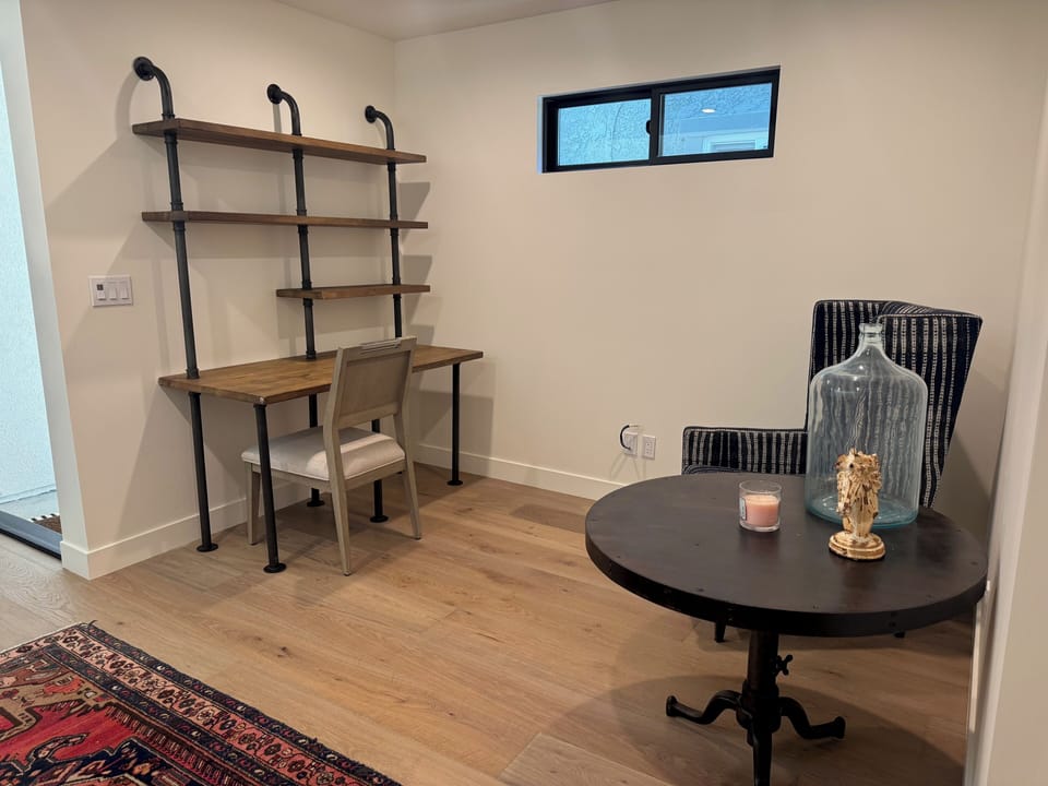 Work remote / flex space