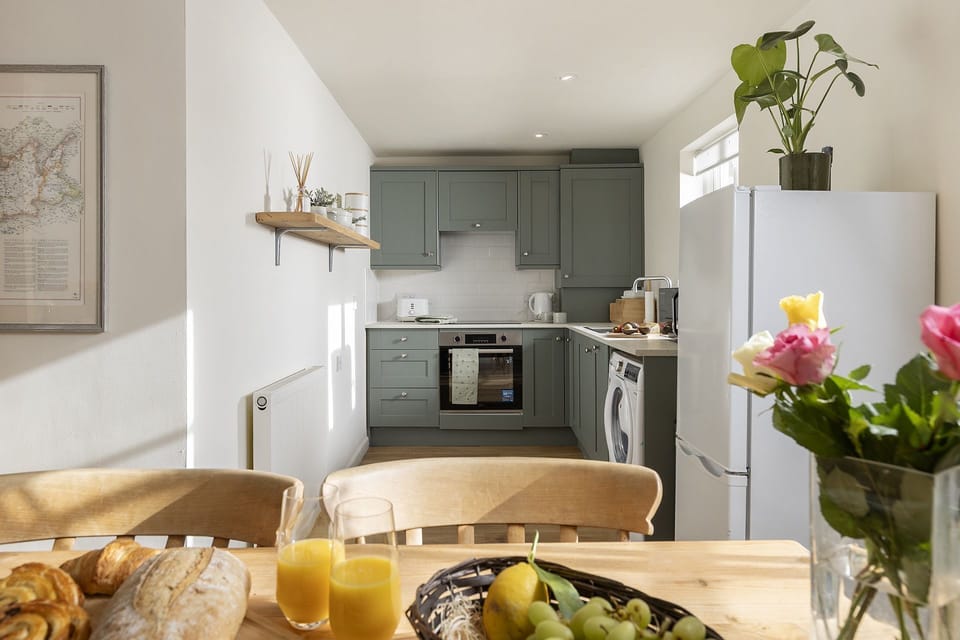 Tower View Kitchen/Dining Room - StayCotswold