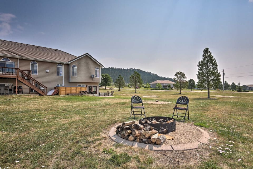 Property Grounds | Open Lawn & Fire Pit Gathering