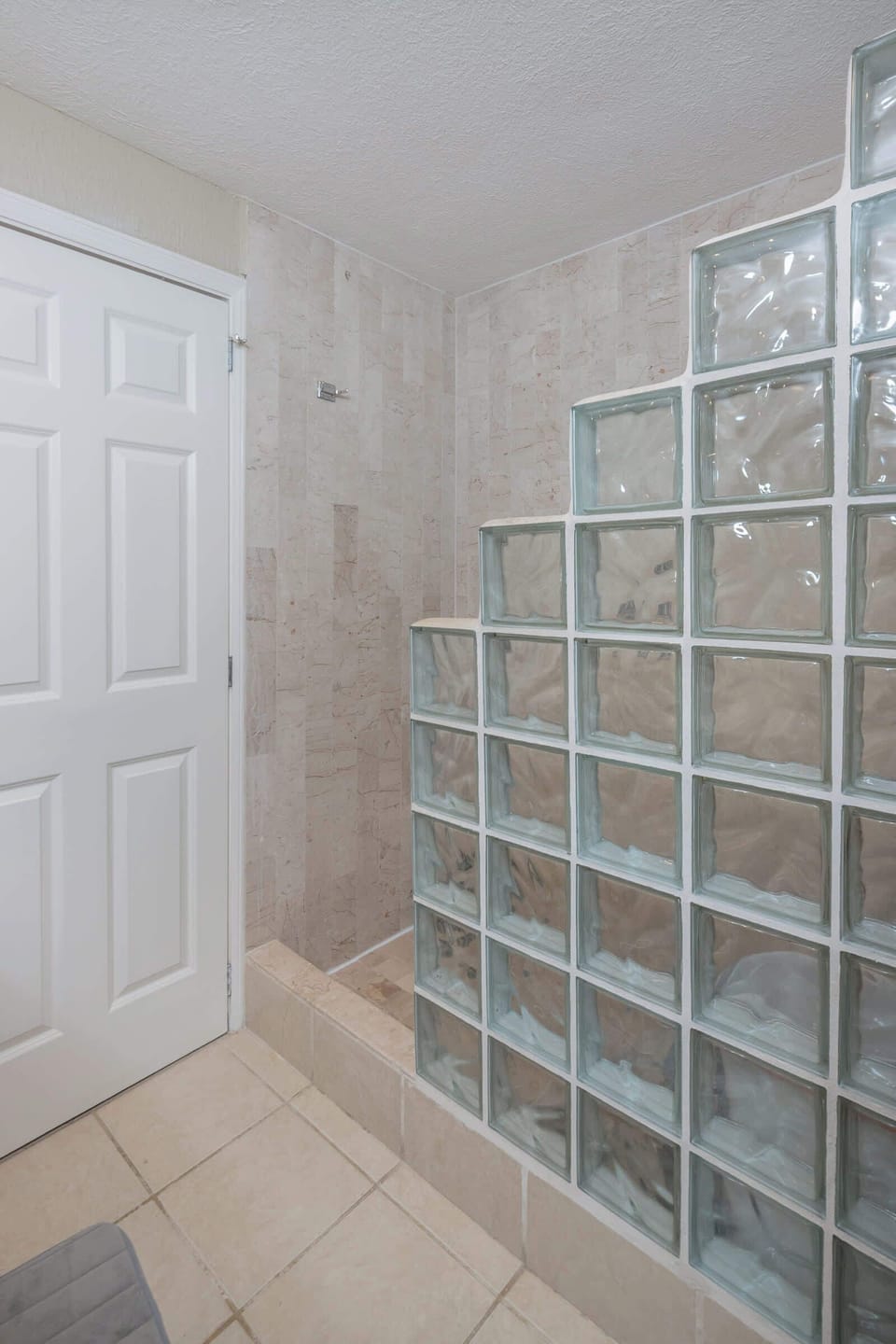 Walk in shower in guest bathroom 