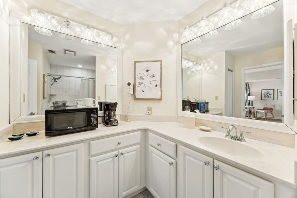 Guest bath with own mini0kitchen area