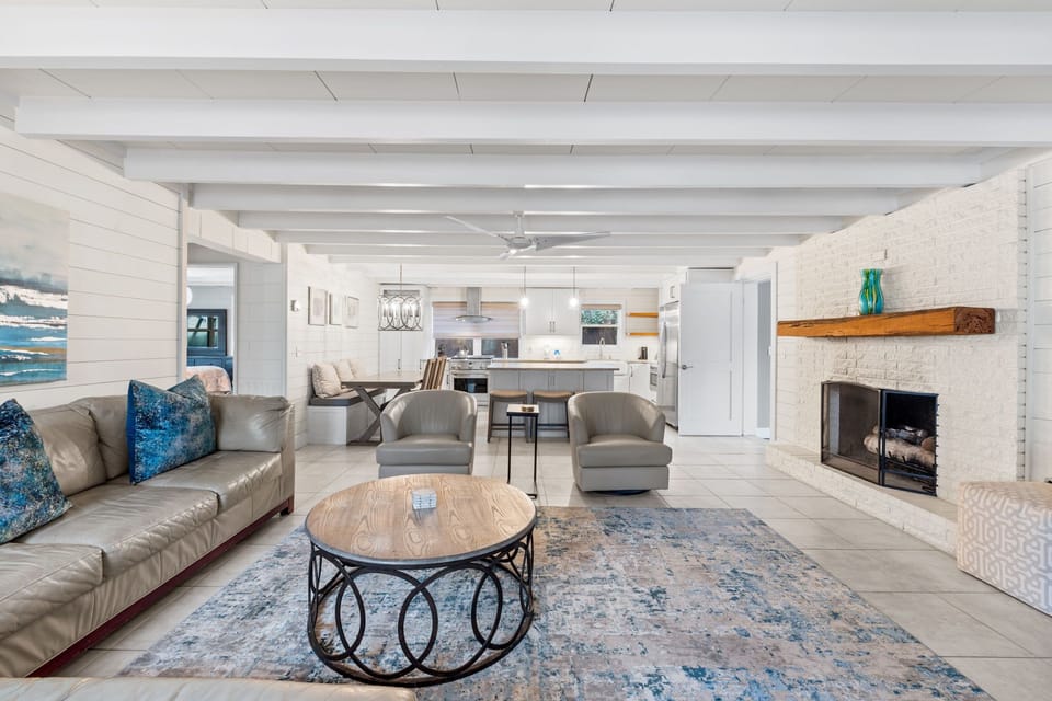 Beautiful and open layout for living, dining and cooking.