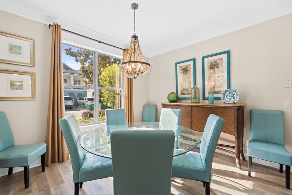 Seating for 5 with 3 bar stools at the counter