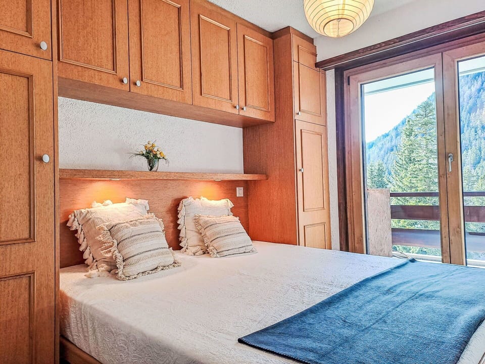 Furniture, Interior Design, Wood, Flooring, Floor, Room, Bedroom, Bed, Ceiling, Wood Stain
