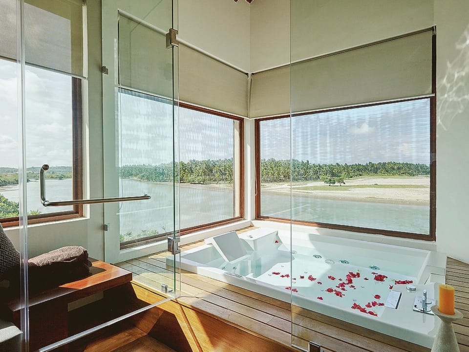 Jetted tub