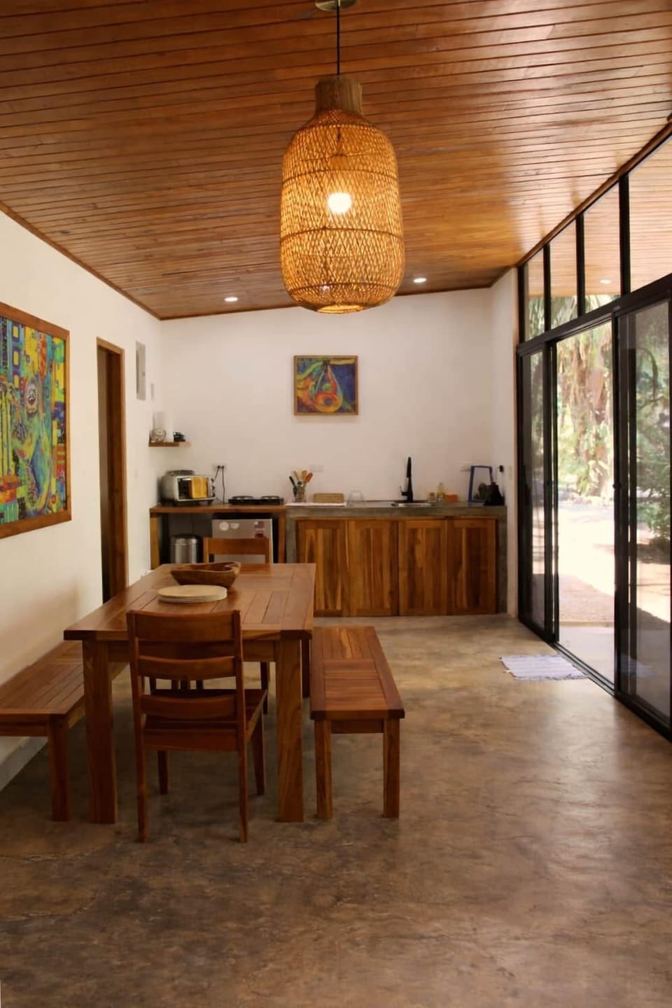 Sloth House Kitchenette and Dining Area