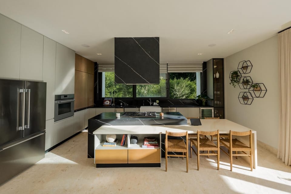 Lagos 28 - Modern villa with amazing lake views with chef and service staff (7761)