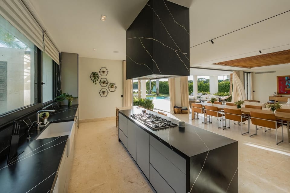 Lagos 28 - Modern villa with amazing lake views with chef and service staff (7762)