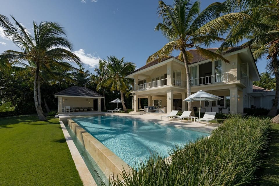 Arrecife 39 - Spacious 5BR villa near beach & golf (7994)