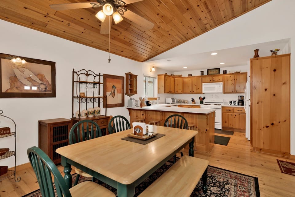 dining area with view of kitchen