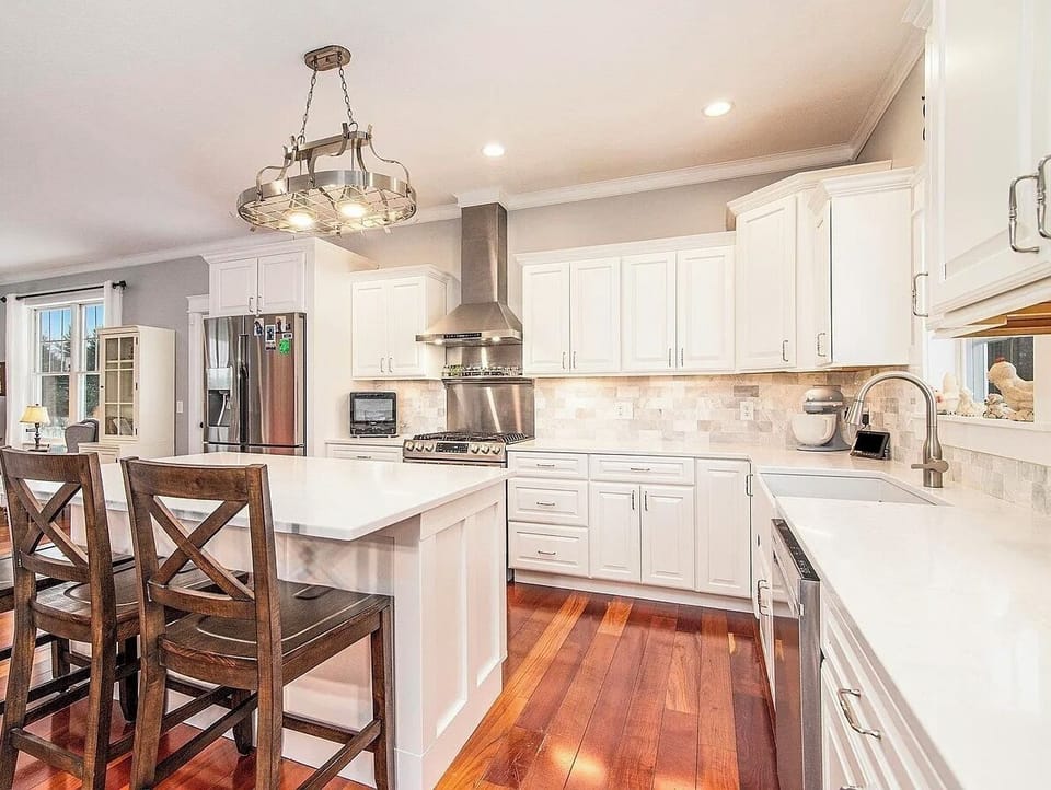 A Chef's Dream!  Plenty of space to cook & gather!