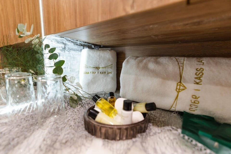 Bathroom amenities