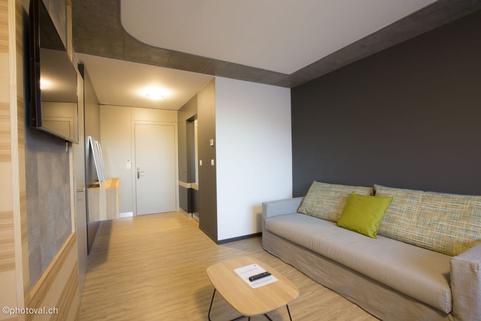 Suite | Living room | Flat-screen TV