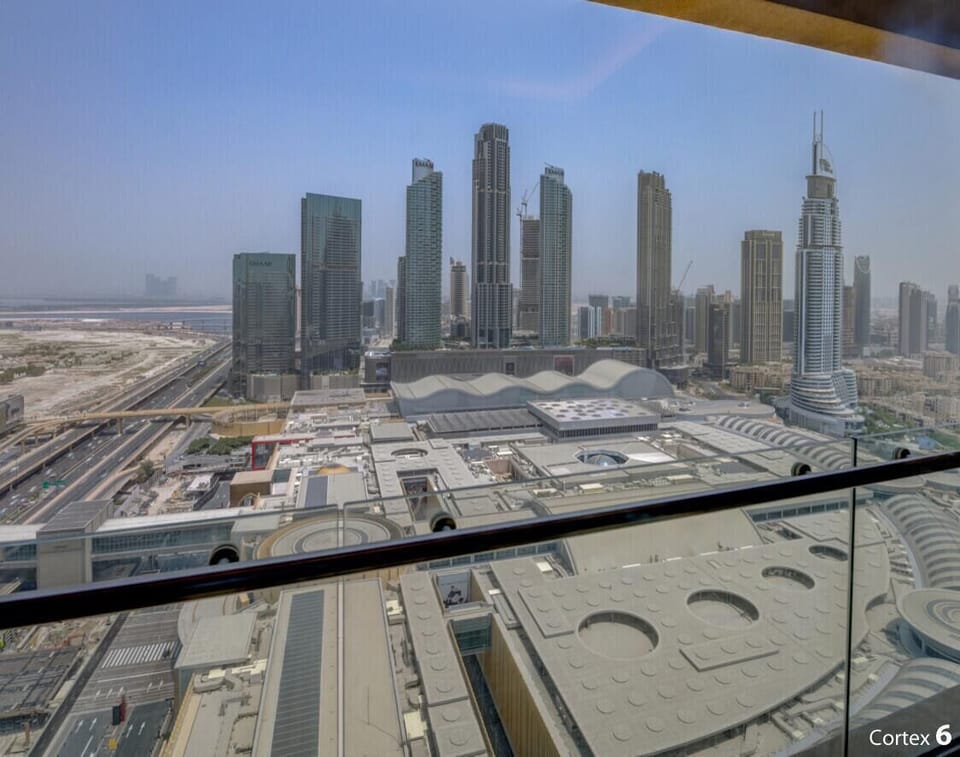 City views, furnitures and balcony layouts may vary from one room to another due to the building’s design, but every space offers the same comfort and is perfect for unwinding