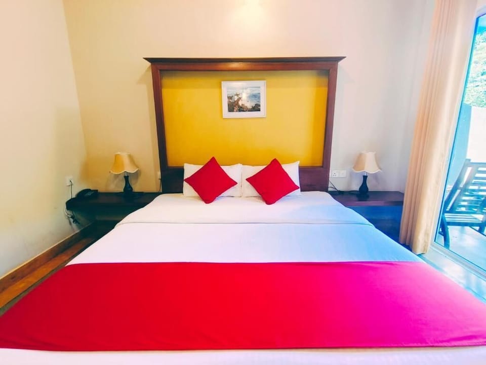 Double Room, Balcony | Iron/ironing board, free WiFi