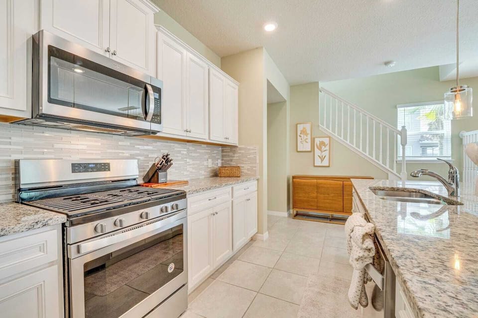 Fully equipped and modern kitchen