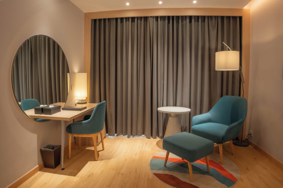 Executive Double Room, 1 King Bed, City View | In-room safe, desk, iron/ironing board, free WiFi