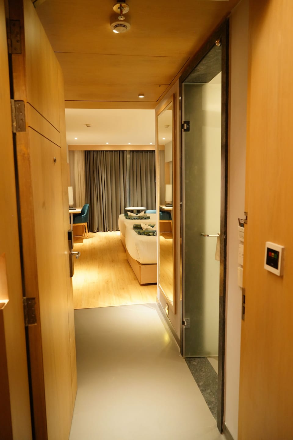 Deluxe Twin Room, 2 Twin Beds, City View | In-room safe, desk, iron/ironing board, free WiFi