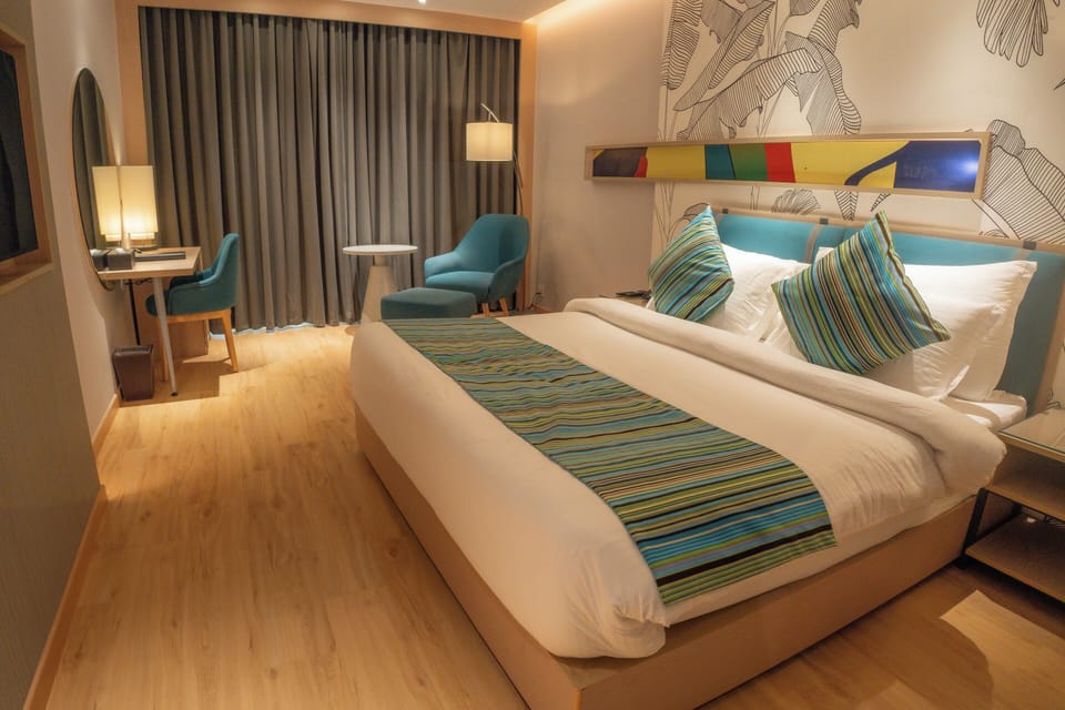 Executive Double Room, 1 King Bed, City View | In-room safe, desk, iron/ironing board, free WiFi