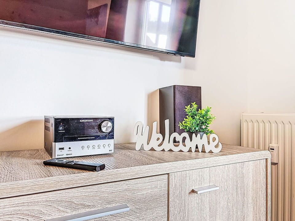 Electronic Device, Furniture, Audio Equipment, Home Appliance, Interior Design, Room, Loudspeaker, Cabinetry, Electronics, Television