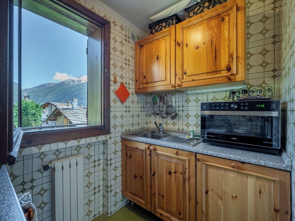 Mountain Range, Valley, Wood Stain, Hardwood, Kitchen, Alps, Cabinetry, Ridge, Mountain Village, Plank
