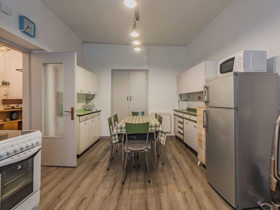 Flooring, Floor, Wood Flooring, Interior Design, Wood, Ceiling, Furniture, Laminate Flooring, Kitchen, Major Appliance