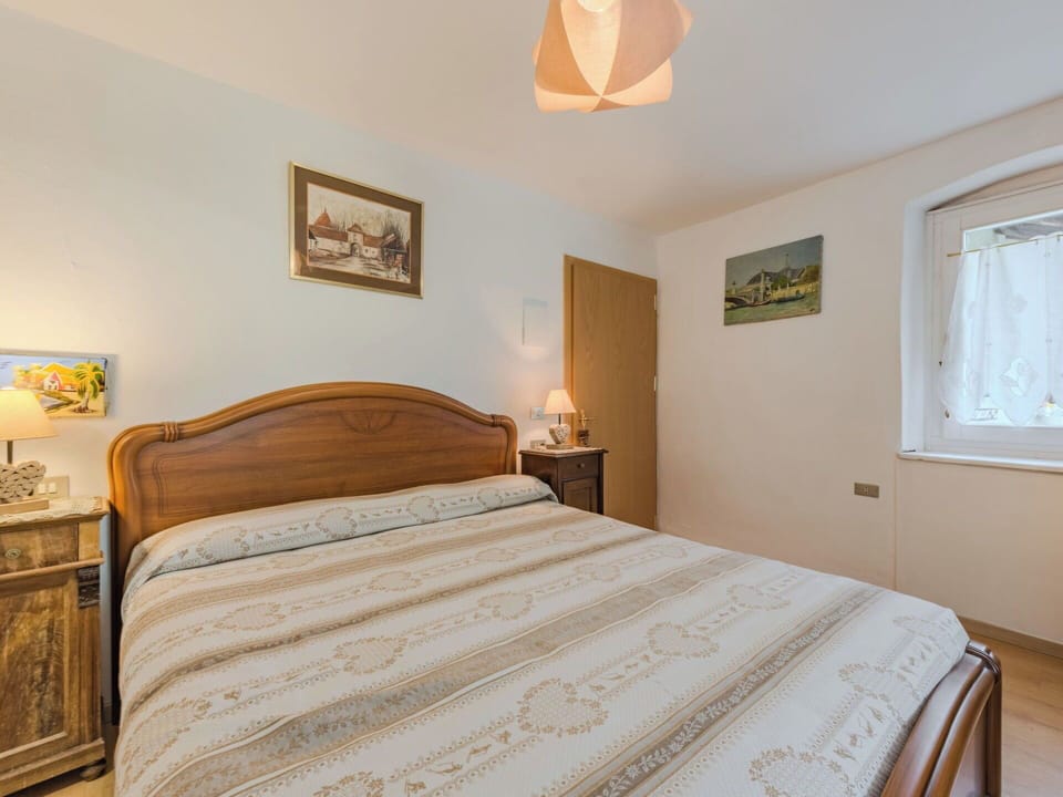 Furniture, Bed, Bedroom, Interior Design, Bed Sheet, Bedding, Wood, Floor, Linens, Room