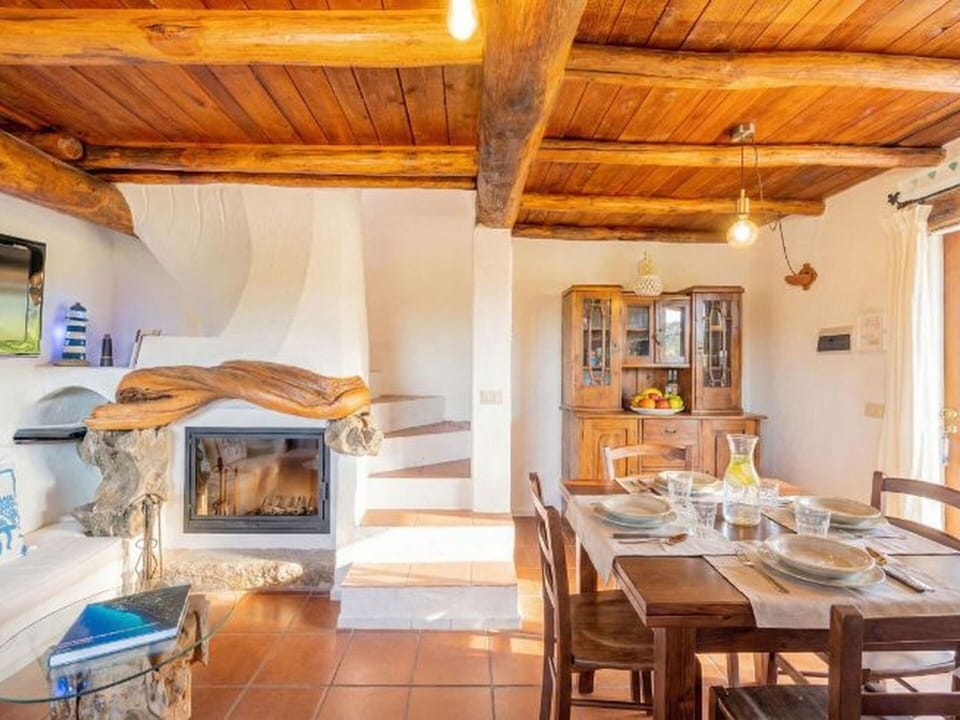 Wood, Furniture, Interior Design, Ceiling, Home, Room, Chair, Hardwood, Natural Material, Kitchen & Dining Room Table