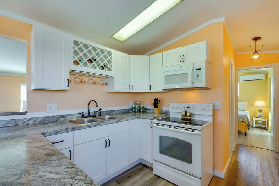 House (2 Bedrooms) | Interior