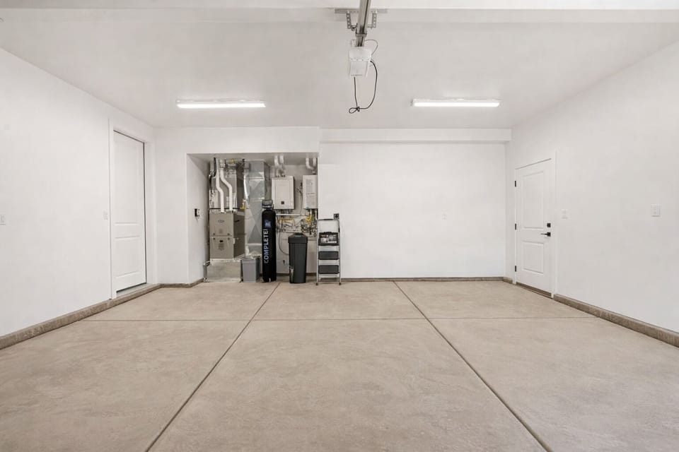 House, 5 Bedrooms | Interior