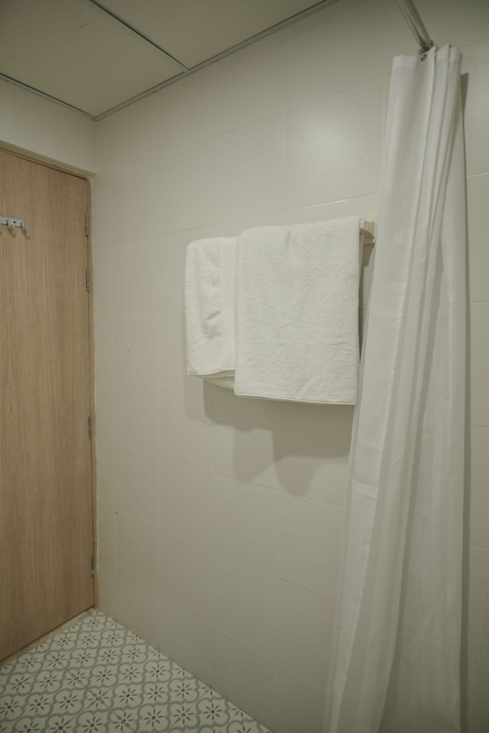 Standard Triple Room | Bathroom | Bathrobes