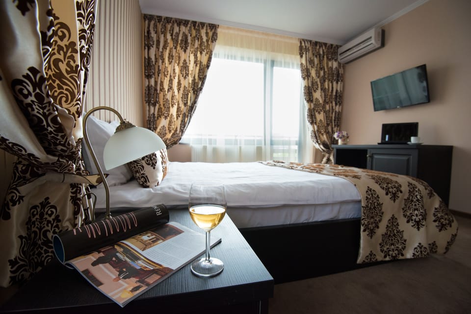 Minibar, in-room safe, desk, soundproofing