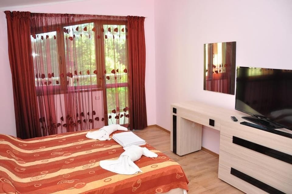 Comfort Studio, Balcony, City View | In-room safe, laptop workspace, iron/ironing board, free WiFi