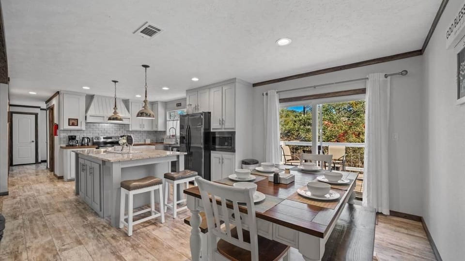 Open concept dining and kitchen